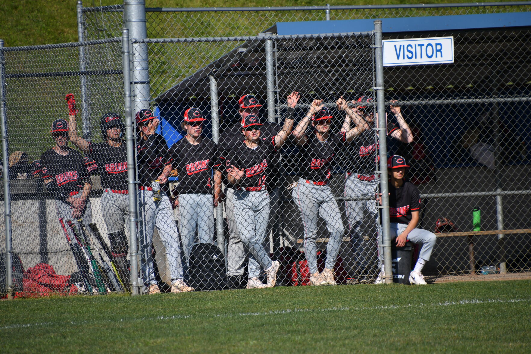 Bruins drop two to La Center